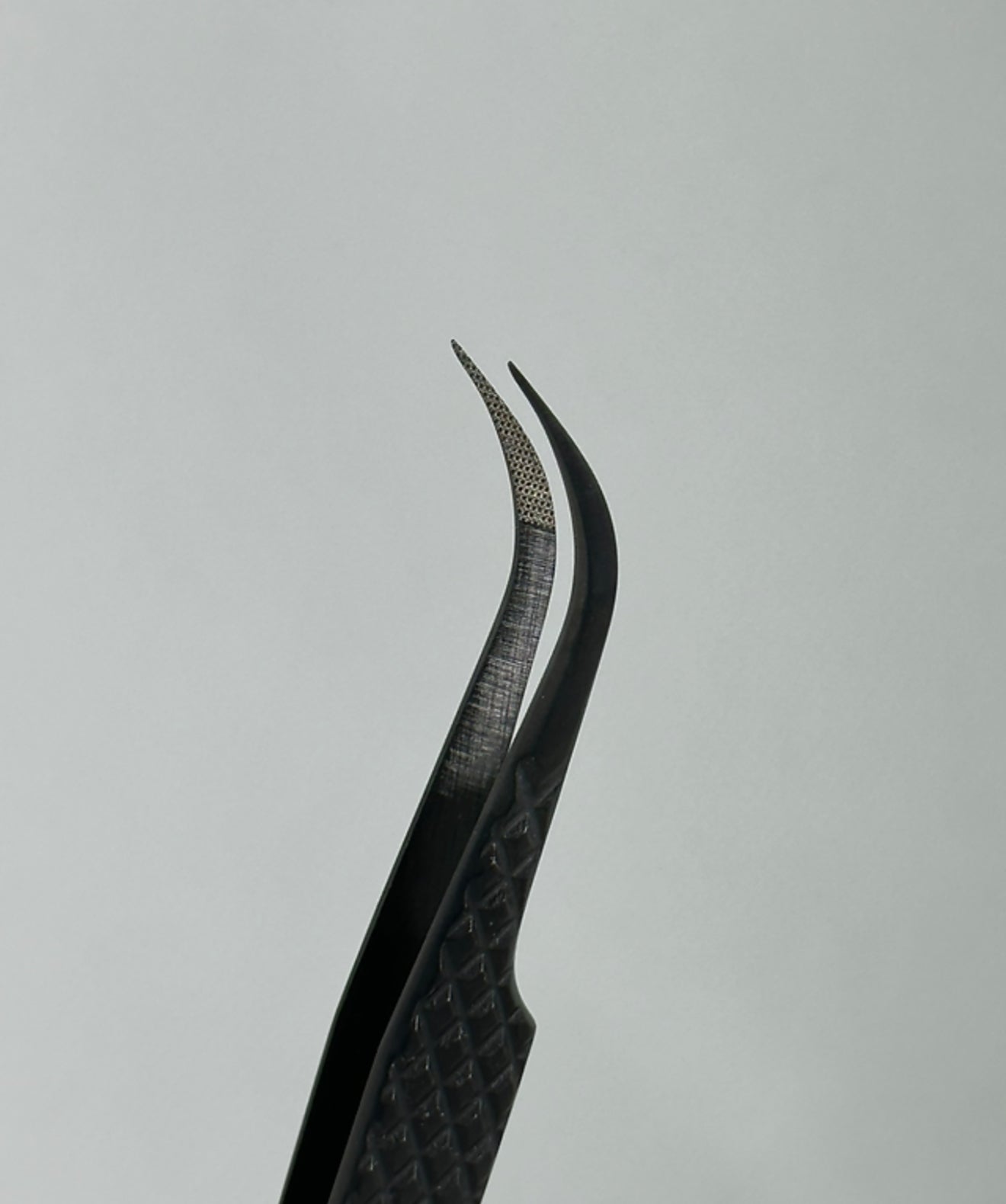 Black Fiber Tip Lash Tweezers – Anti-Slip Volume Lash Tool