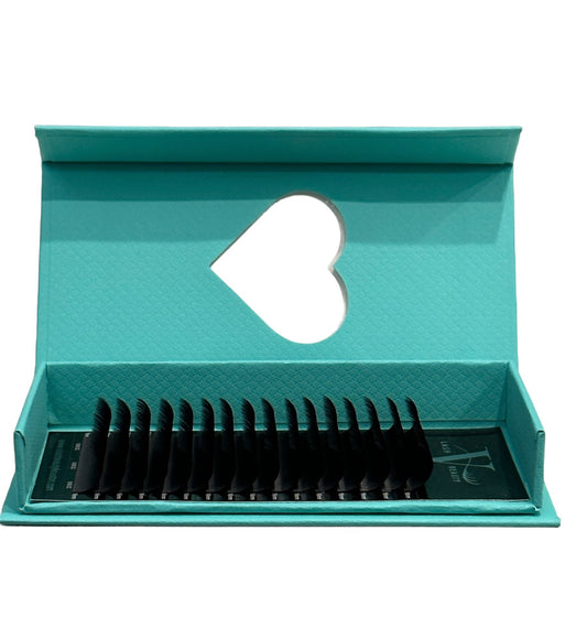Professional-grade premium lash extensions – perfect for custom lash sets