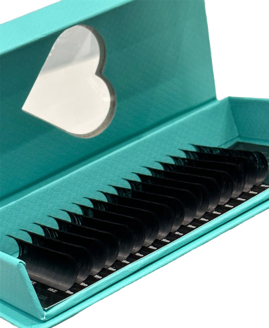 Premium Lash Extensions – Strong Curl, Soft Texture
