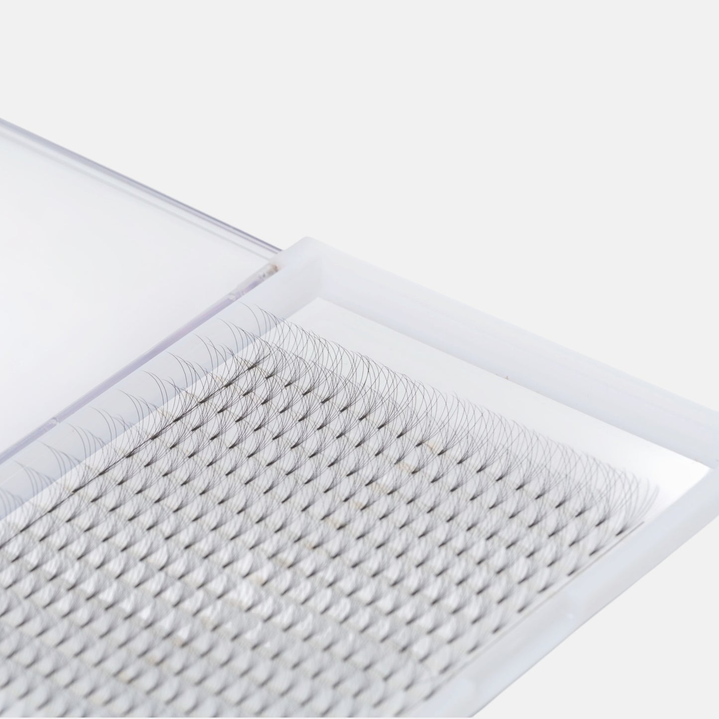 Lightweight 6D premade lash fans featuring 0.07mm fibers and D curl for fast volume lash application and beautiful retention