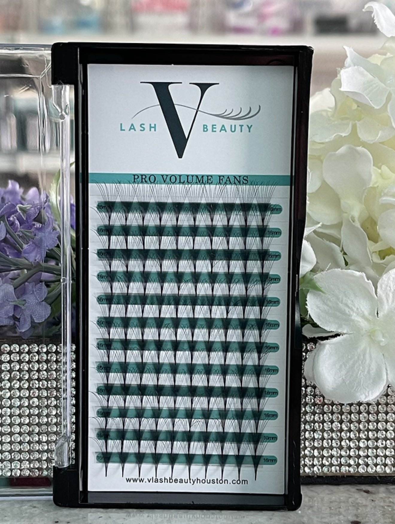 Eyelash Extension Premade Fans – Soft Volume Lash Fans in Tray