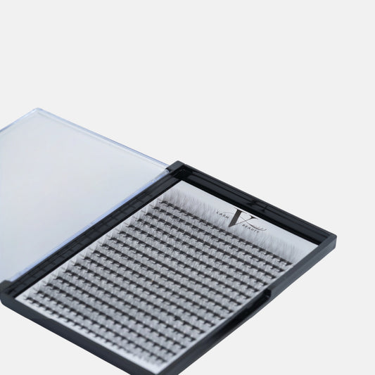 Ultra-lightweight 20D premade lash fans featuring 0.03mm fibers, D curl, and pointy base for seamless mega volume lash application
